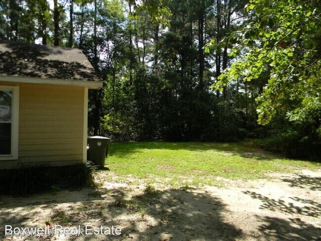 Building Photo - 2 br, 1.5 bath House - 6415 Rockford Drive