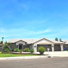 Building Photo - 1325 S 28th Dr