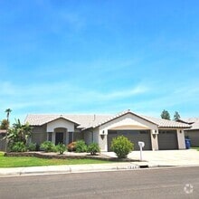 Building Photo - 1325 S 28th Dr