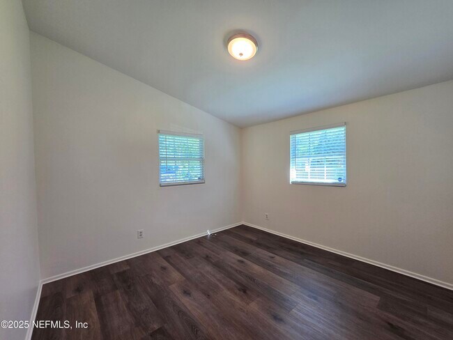 Foto del edificio - 11927 Dowling Ln