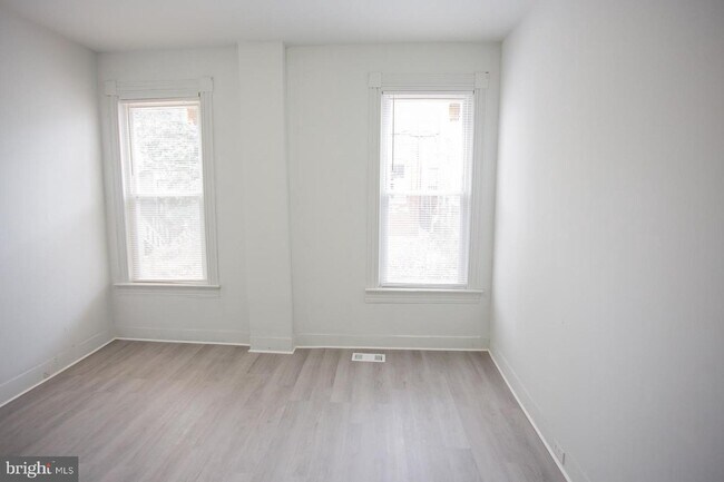 Building Photo - 2945 Walbrook Ave