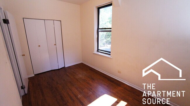 Foto del edificio - 3149 W Medill Ave