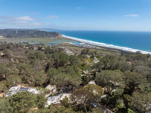 Foto del edificio - 461 Hidden Pines Ln