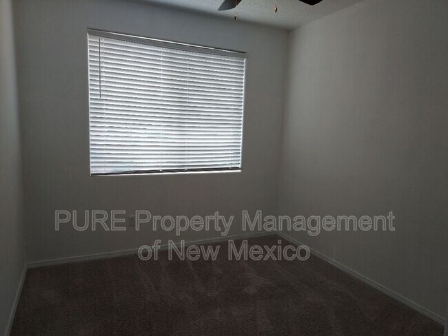 Foto del edificio - 2367 Quinn St NE