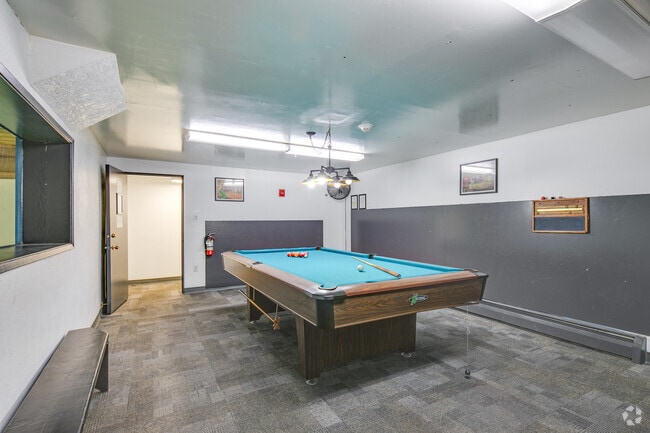 Games Room - 252 Gorge Rd E