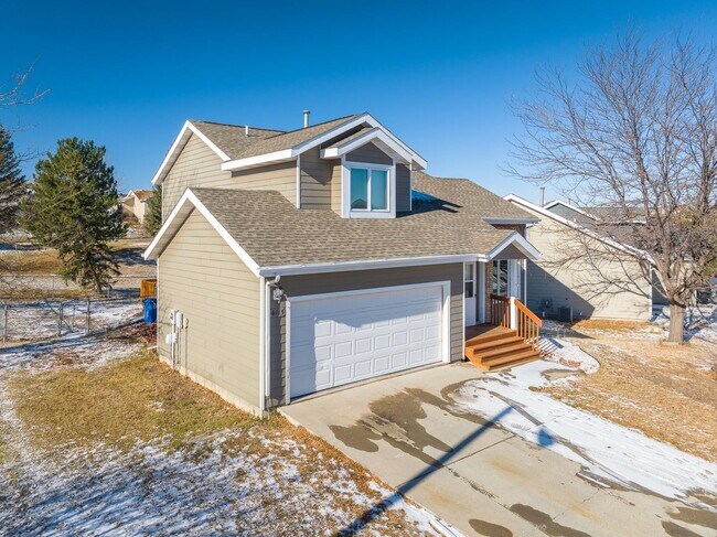 Building Photo - 3 BED | 2.5 BATH | DOUBLE GARAGE | SOUTH