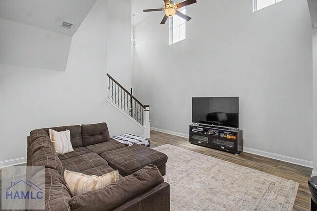 Foto del edificio - 785 Fairview Cir