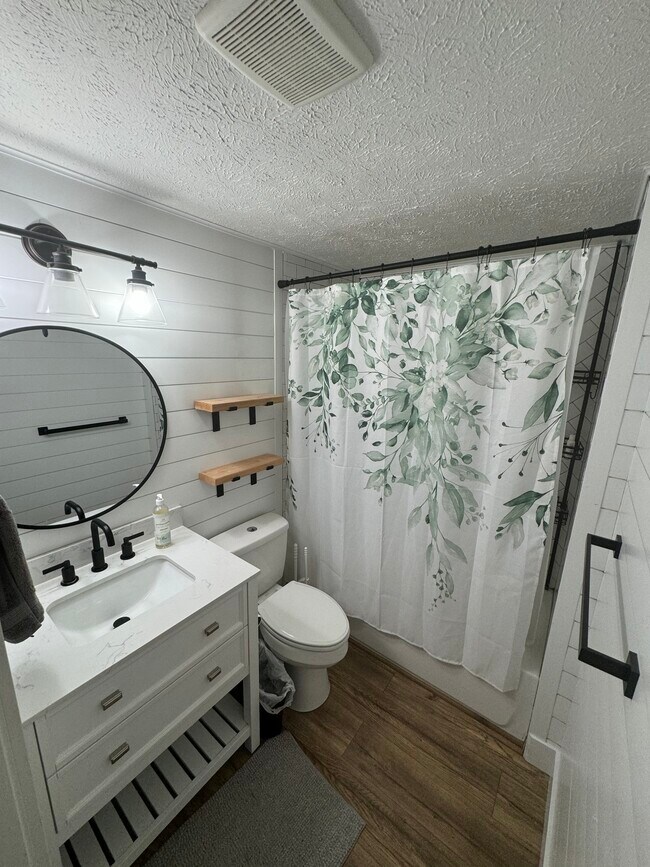 Foto del edificio - 2611 W Broad Ave