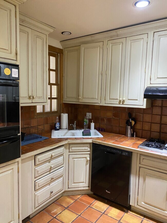 Foto del edificio - 2310 N Lincoln Ave