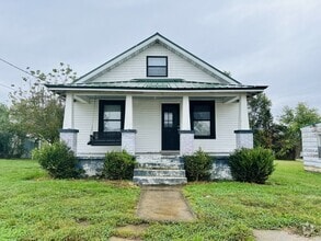 Building Photo - 302 Railroad
