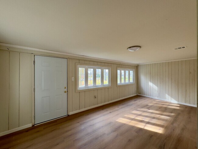 Foto del edificio - Charming 5 Bedroom/2.5 Bathroom in Bowleys Quarters, MD!