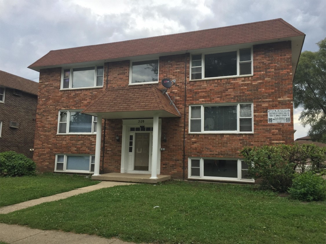 309 Kathleen Dr Unit 1, Elgin, IL 60123 Room for Rent in Elgin, IL