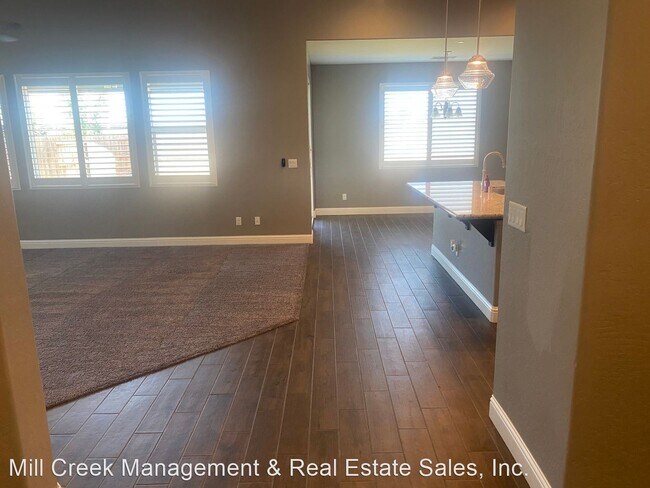 Building Photo - 4 br, 2 bath House - 3430 Spring Sails