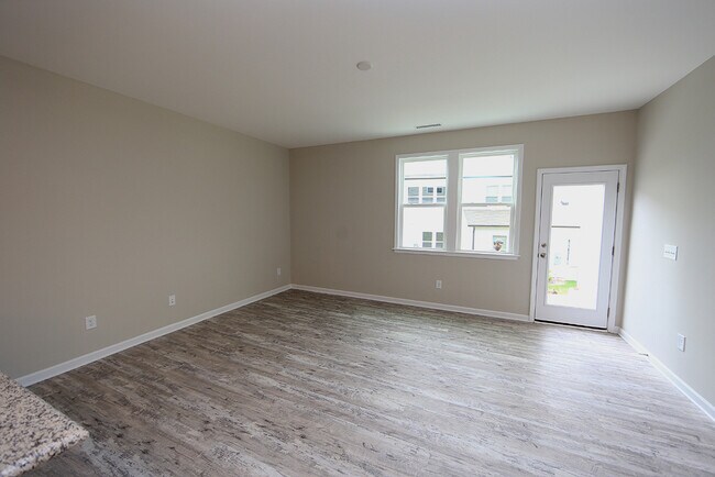 Building Photo - 806 Talbot Pl