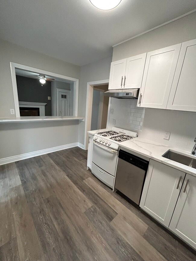 Building Photo - Trendy 2 Bedroom in the Heart of Locke St South
