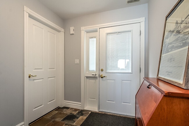 Photo du bâtiment - 550 Mariners Way