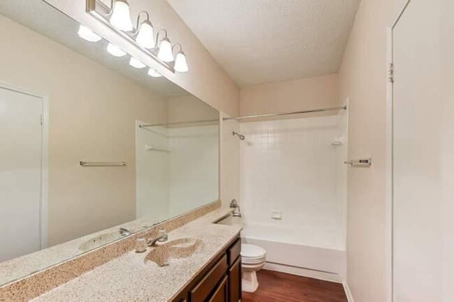Foto del edificio - 2 bedroom in Dallas TX 75248