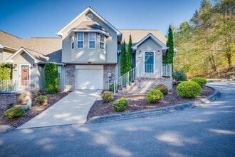 Building Photo - 3910 Renaissance Sq