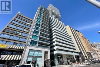 Building Photo - 200 Bloor St W