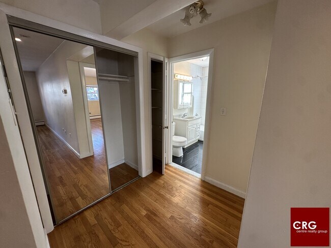 Building Photo - 33-34 Gardner St. Unit U5
