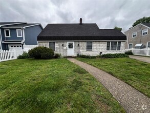 Building Photo - 68 Crescent Ln