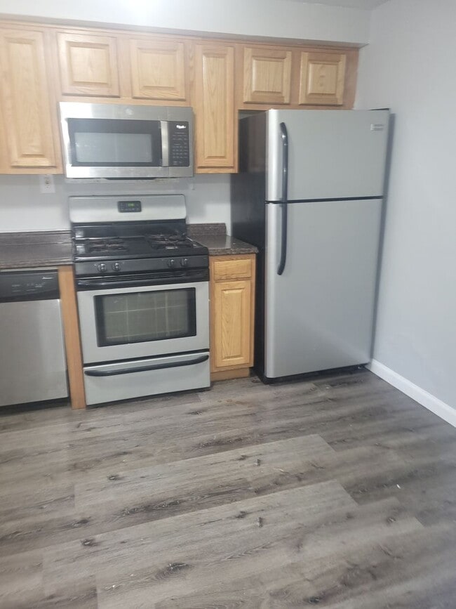 Foto del edificio - 3 bedroom duplex in Penn Hills with drivew...