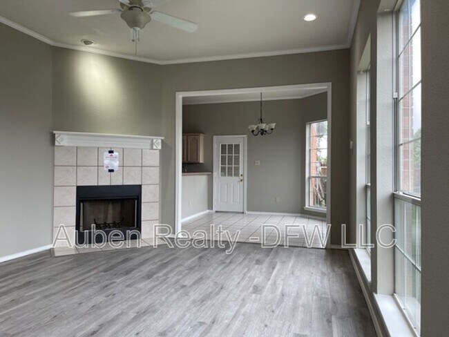 Foto del edificio - 815 Valleybrooke Dr