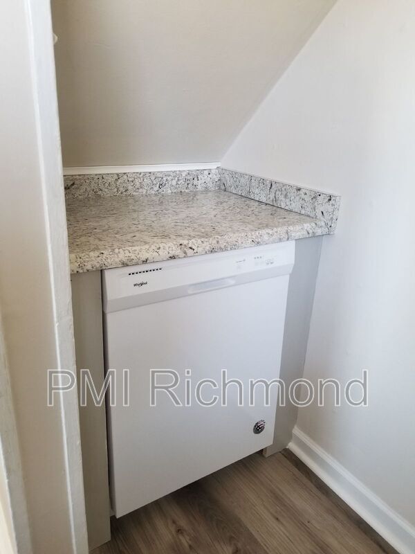 Foto del edificio - 1213 Keswick Ln