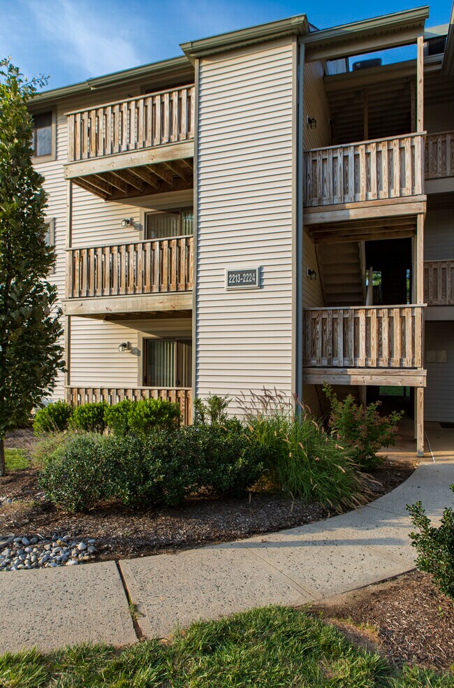2213 Ravens Crest Dr Unit 2213, Plainsboro, NJ 08536 Condo for Rent