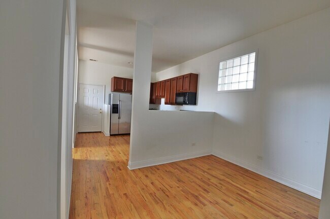 Foto del edificio - 2335 W Lake St