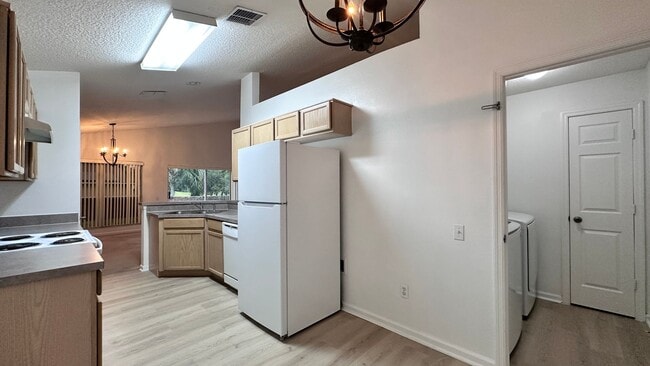 Foto del edificio - 1709 Pine Bay Dr