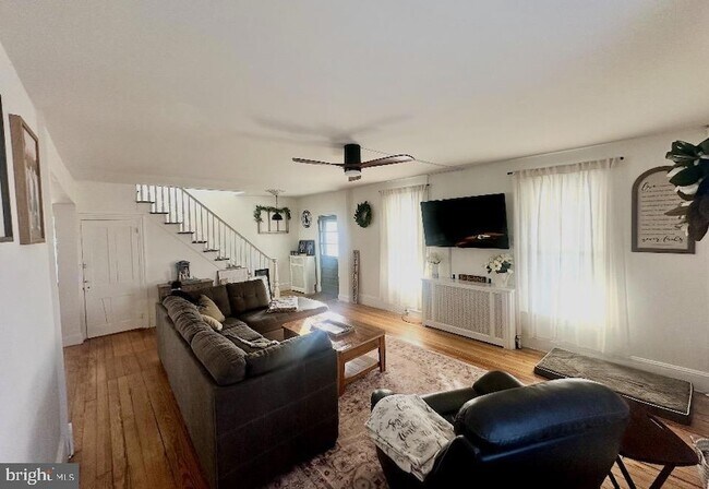Foto del edificio - 567 Eldridges Hill Rd