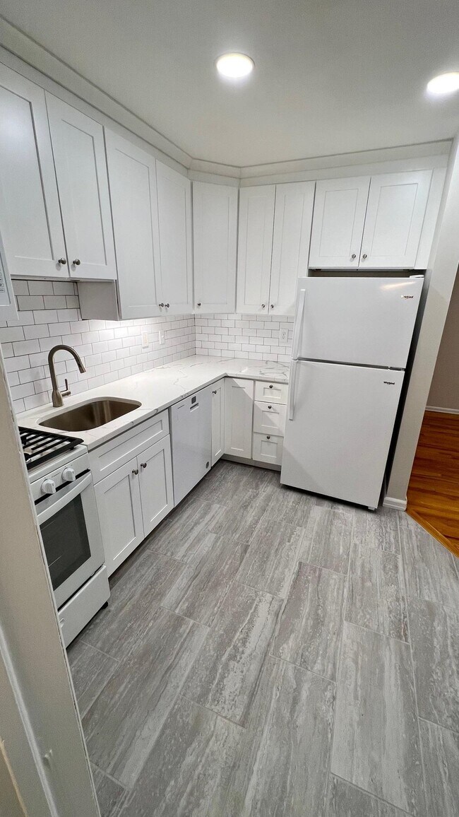 Building Photo - 200 Christopher Columbus Dr