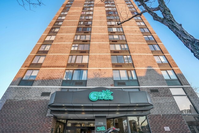 Building Photo - 770 Anderson Ave