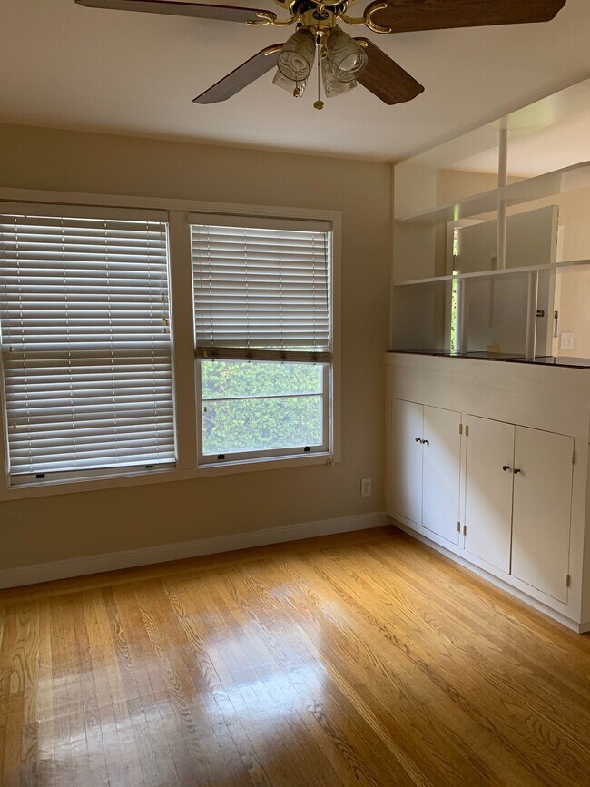 Building Photo - 472 Margarita Ave