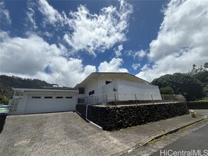 Building Photo - 35 Country Club Rd