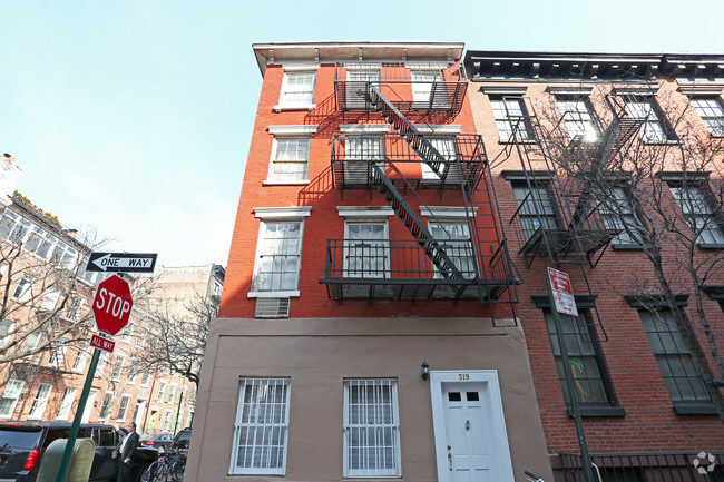 Building Photo - 319 W 4th St