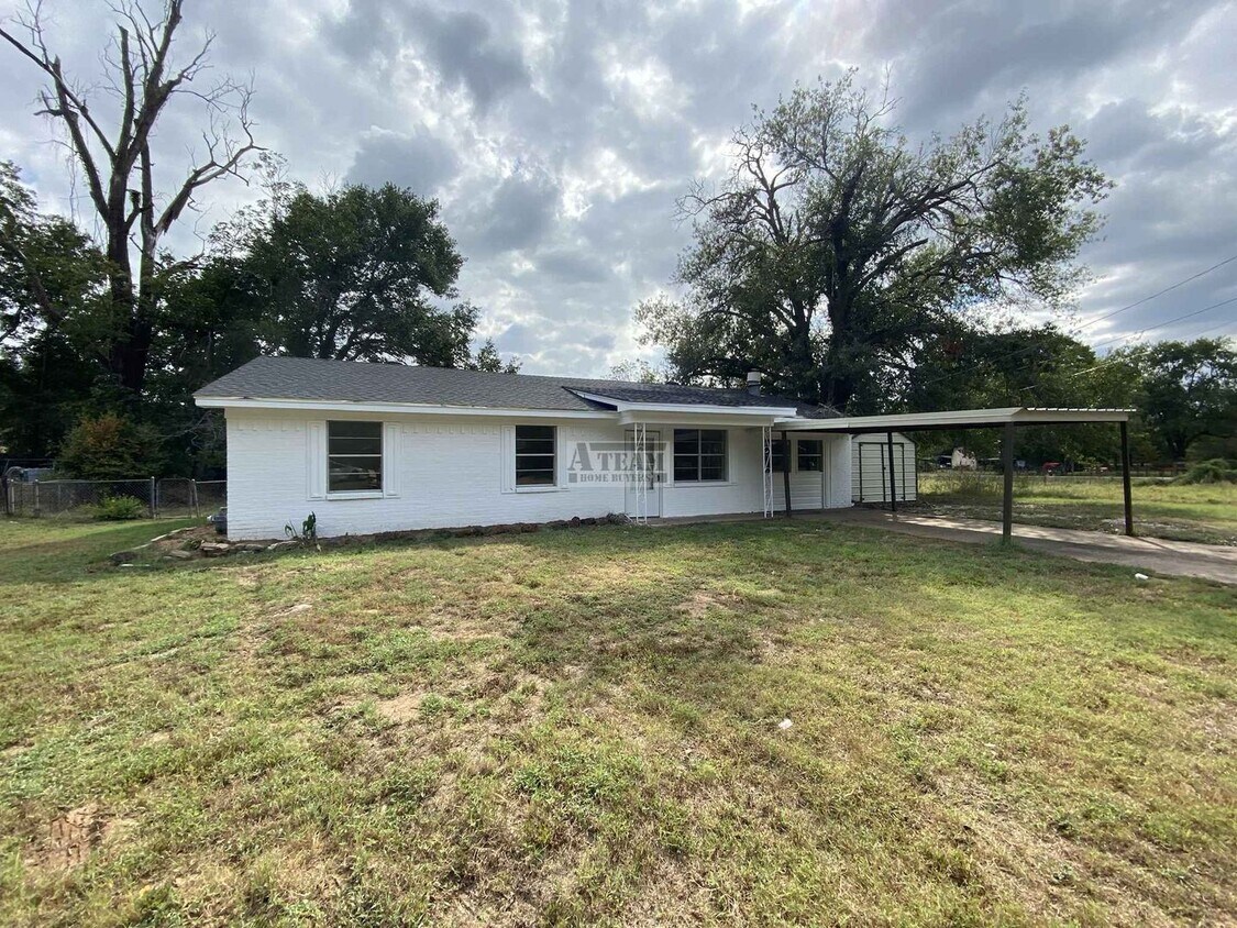Primary Photo - Very Cozy 3 Bed 1.5 Bath in Trinidad