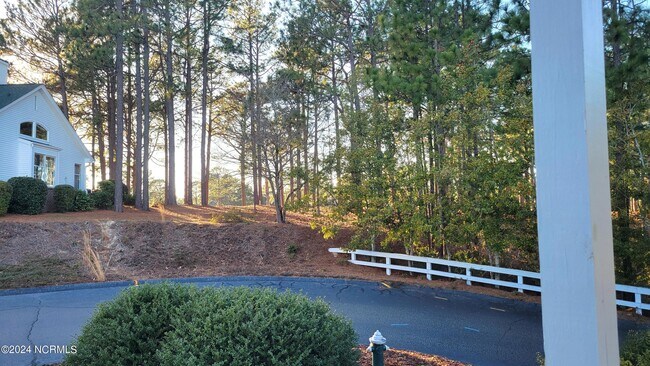 Building Photo - 80 Knoll Rd