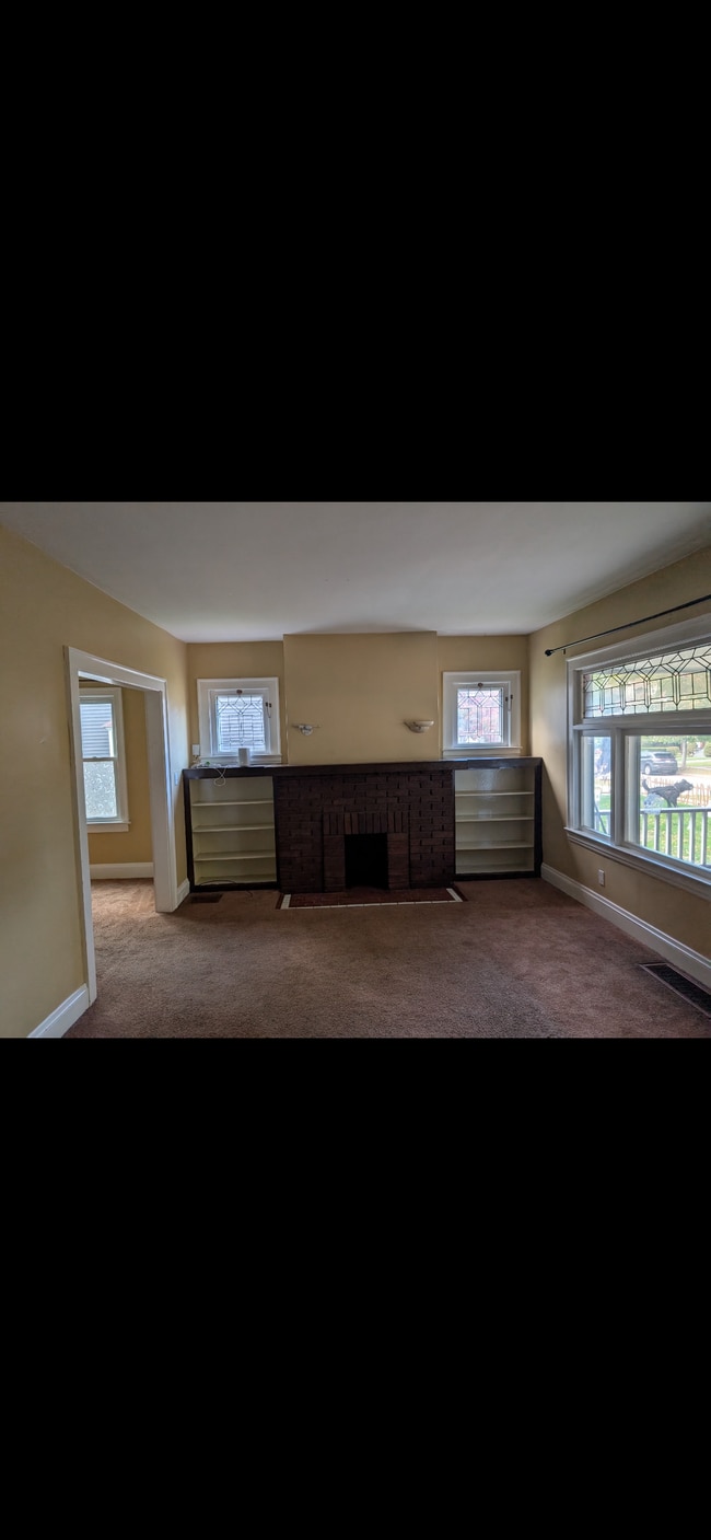 Building Photo - 1626 Grace Ave