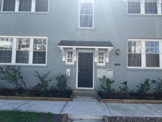 Building Photo - 1808 Hadley St