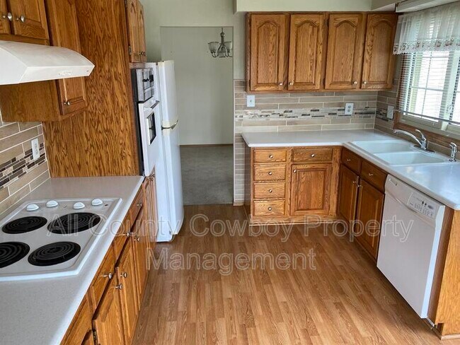 Building Photo - 3307 Hynds Blvd