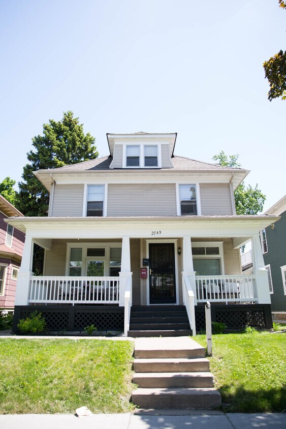 Foto principal - 2745 Colfax Ave South