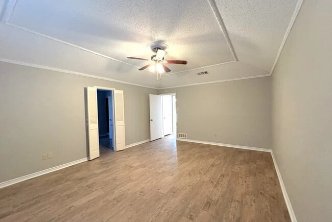 Foto del edificio - 944 Clear Springs Dr