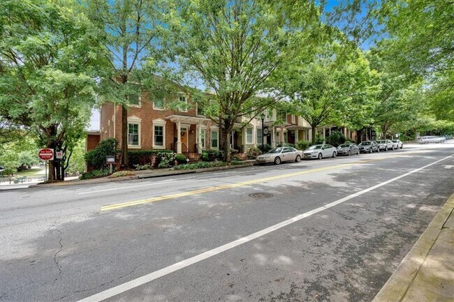 Foto del edificio - 942 Glenwood Ave SE
