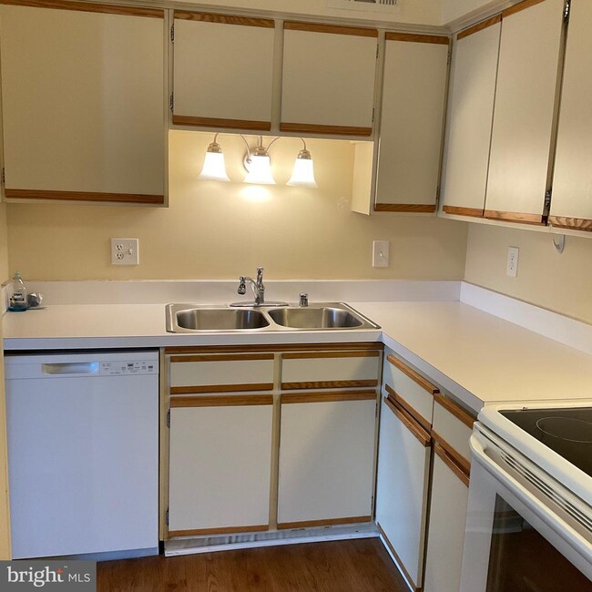 Building Photo - 3502 Lochearn Ct