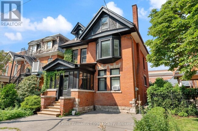 Building Photo - 128 Herkimer St