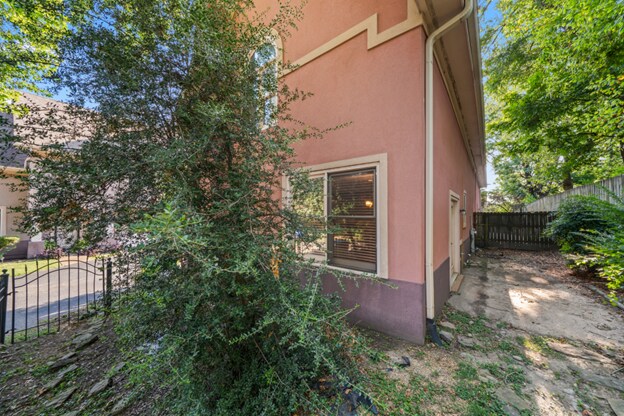 Foto del edificio - 1993 Eastend Dr