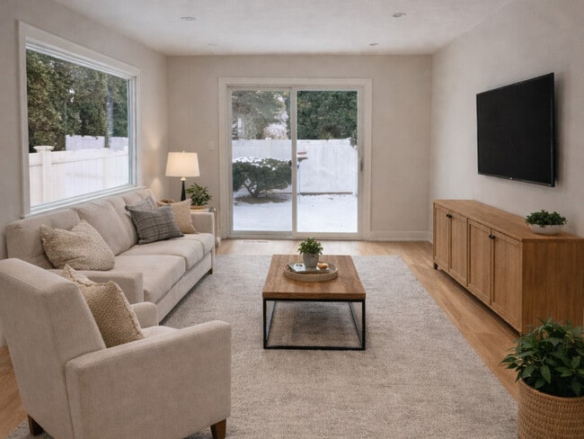 Building Photo - 389 Austin Ave