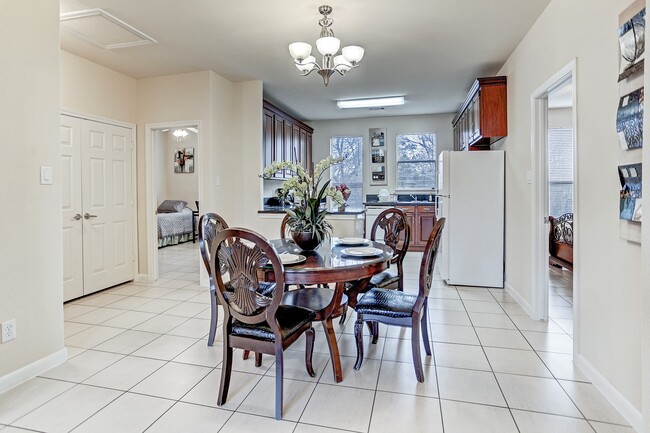 Foto del edificio - 2018 Laverne St